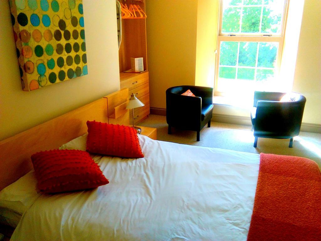 Tyglyn Hotel Aberaeron Bagian luar foto